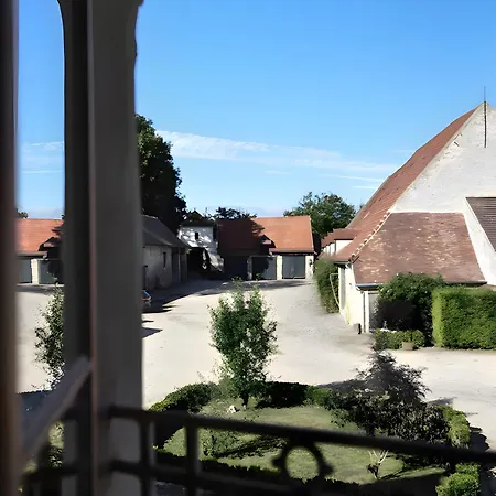 Les Du Grand Logis Bed & Breakfast 3*